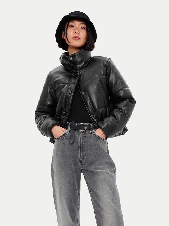 Куртка из искусственной кожи, стандартного кроя Gap, черный
Куртка из искусственной кожи, стандартного кроя Gap, черный