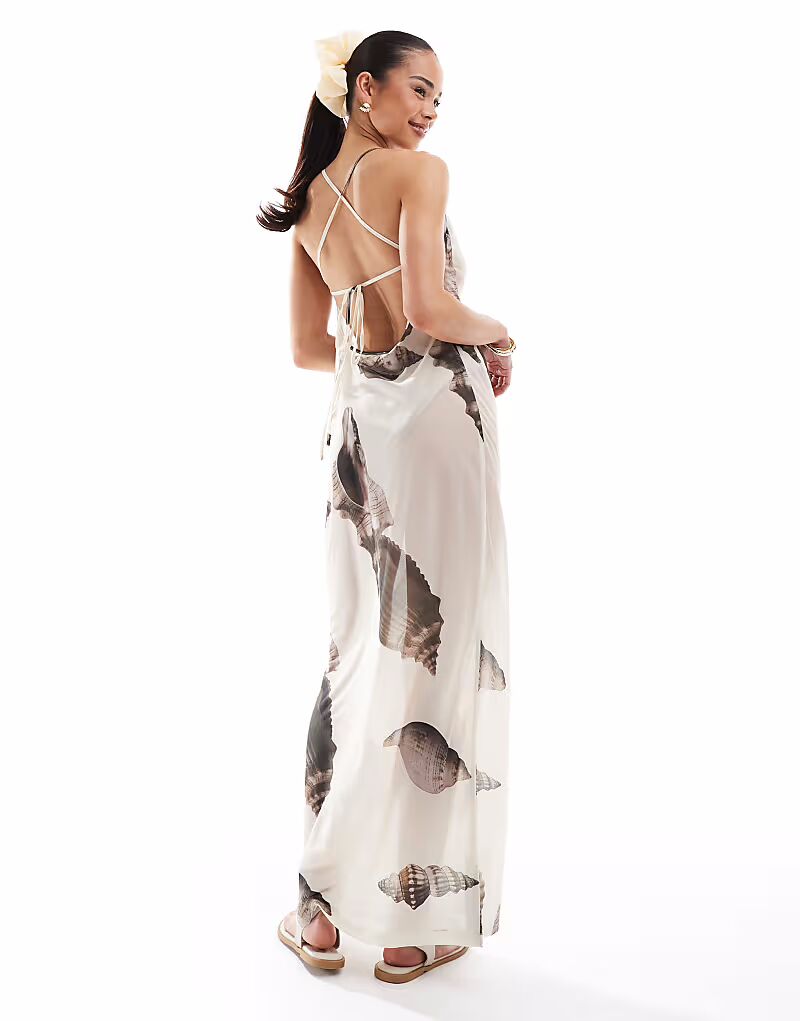 Пляжное платье макси с сетчатым принтом ракушек с открытым воротником и завязками на спине 4Th & Reckless, мультиколор
Пляжное платье макси с сетчатым принтом ракушек с открытым воротником и завязками на спине 4Th & Reckless, мультиколор