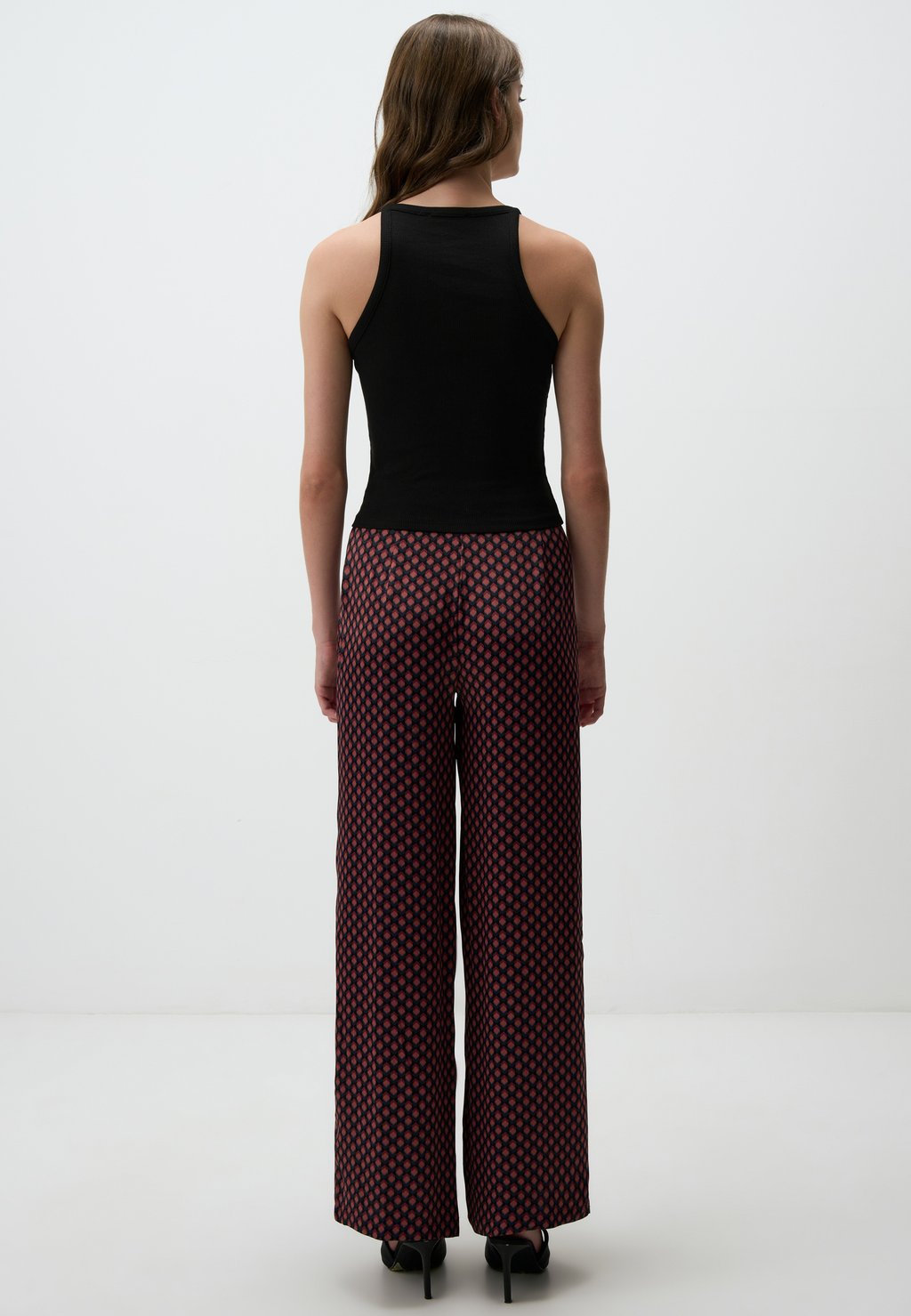 Брюки GEOMETRIC WIDE-LEG Jimmy Key, бордовый
Брюки GEOMETRIC WIDE-LEG Jimmy Key, бордовый