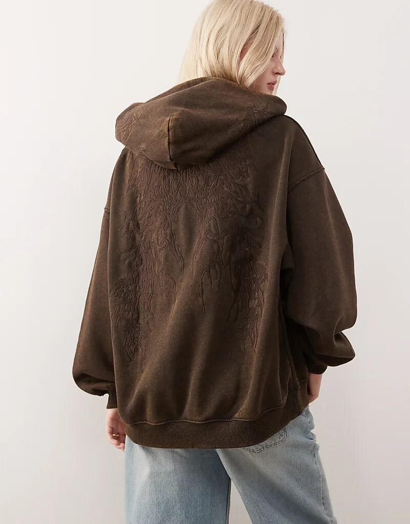 Толстовка Weekday большого размера с вышивкой темно-коричневого цвета
Толстовка Weekday большого размера с вышивкой темно-коричневого цвета