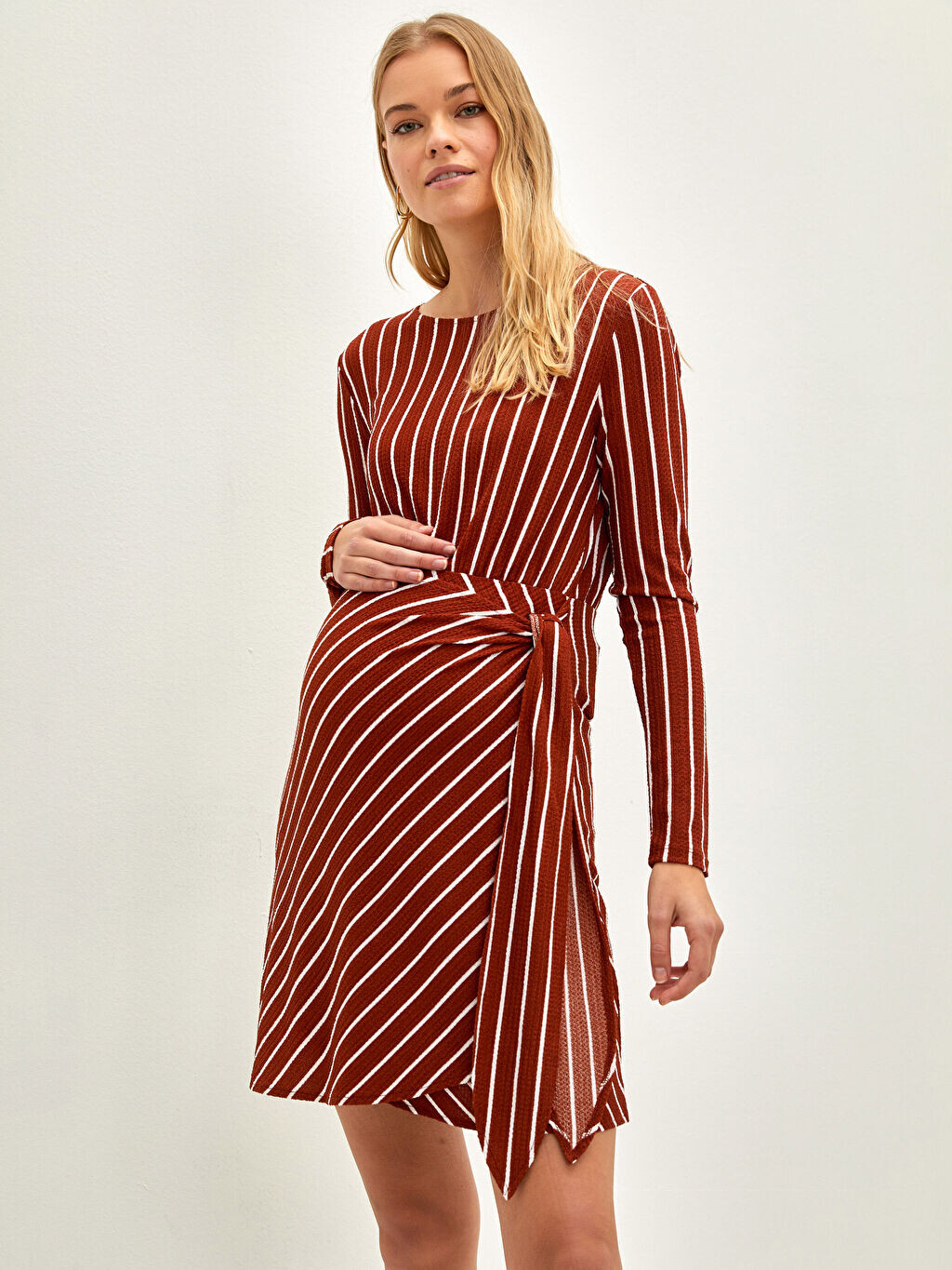 Полосатое платье для беременных с круглым вырезом и длинными рукавами LC Waikiki Maternity
Полосатое платье для беременных с круглым вырезом и длинными рукавами LC Waikiki Maternity