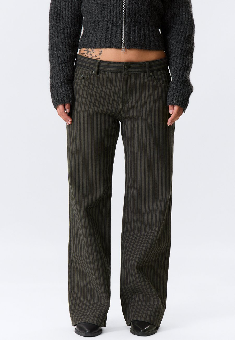 Брюки Weekday Trousers, Dark Grey Stripe/Dark Grey
Брюки Weekday Trousers, Dark Grey Stripe/Dark Grey