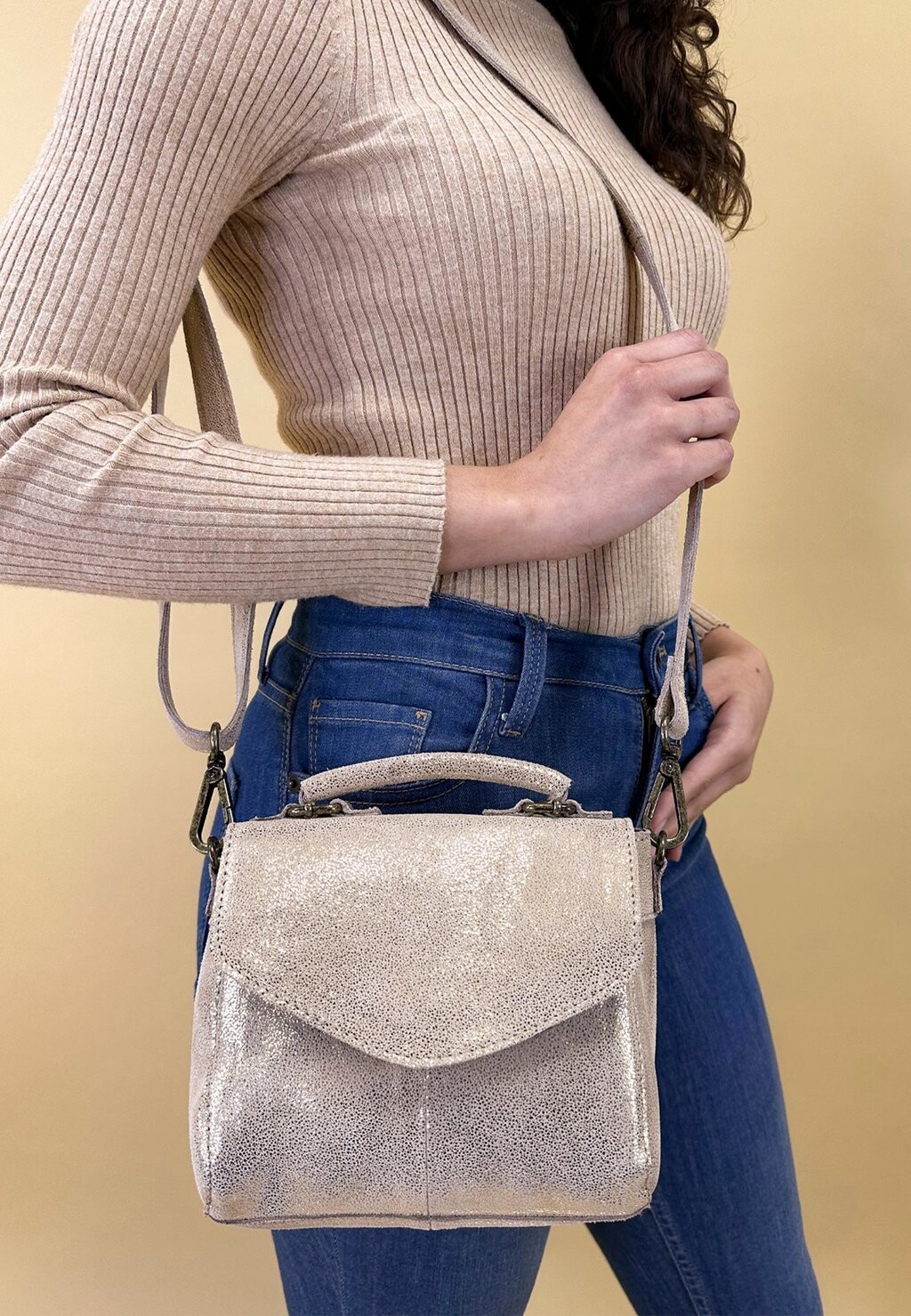 Сумка через плечо LARIS Gusti Leder, цвет gold
Сумка через плечо LARIS Gusti Leder, цвет gold