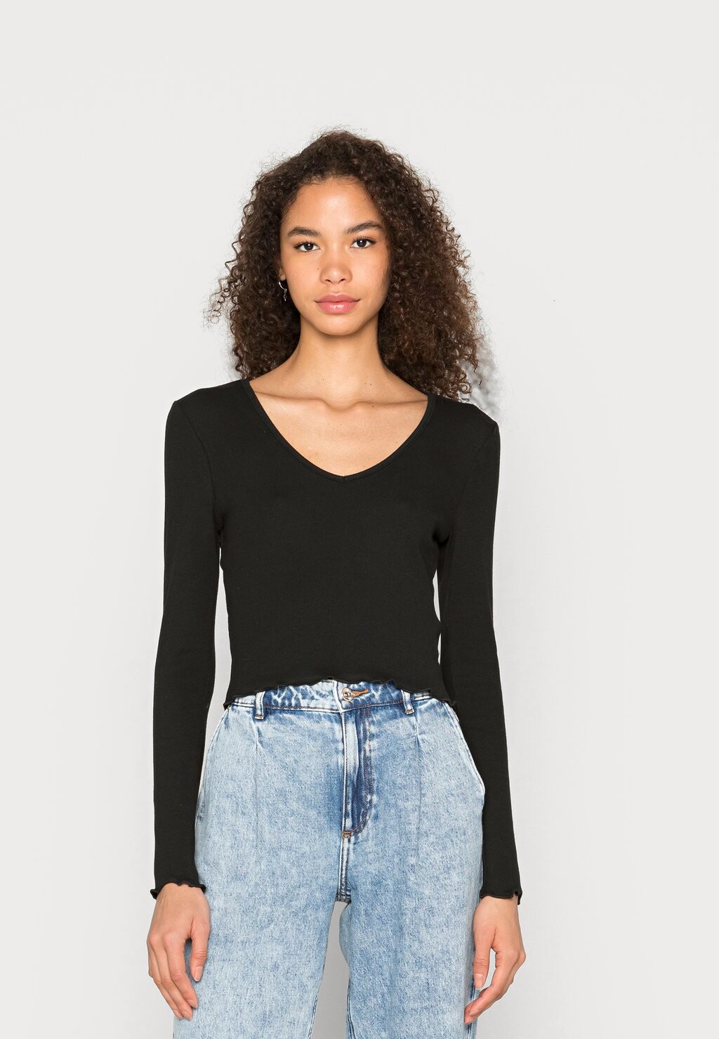 Топ с длинными рукавами ONLODA V NECK ONLY, черный
Топ с длинными рукавами ONLODA V NECK ONLY, черный