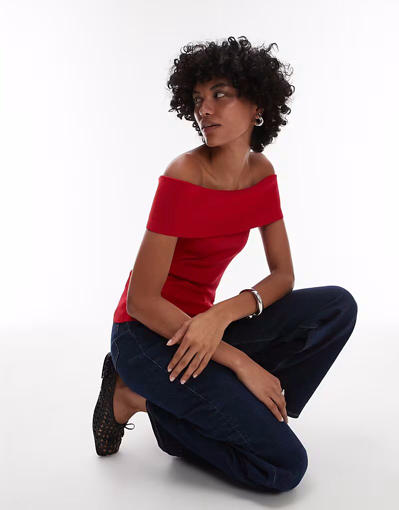 Топ Mango плотной вязки с открытыми плечами красного цвета 
Топ Mango плотной вязки с открытыми плечами красного цвета