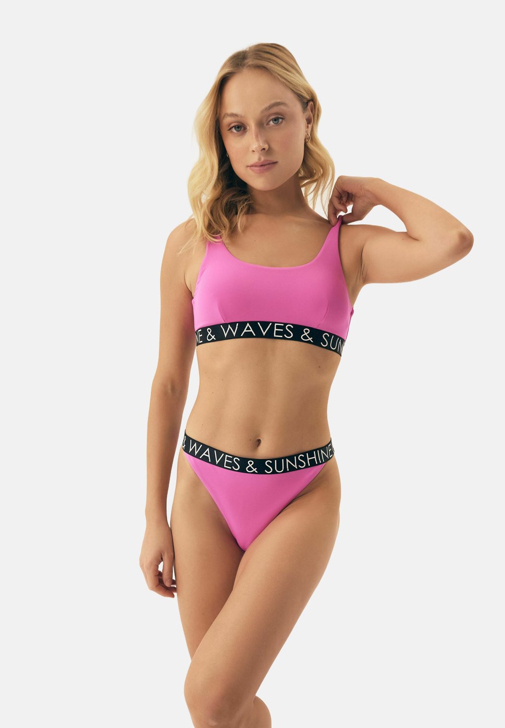 Плавки бикини BLOOVII SUMMERVIBES ESOTIQ, неоново-розовый
Плавки бикини BLOOVII SUMMERVIBES ESOTIQ, неоново-розовый