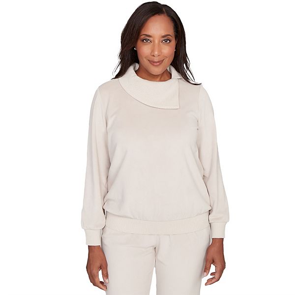 Женский топ с асимметричным воротником-конвертом и мерцающими деталями Alfred Dunner
Женский топ с асимметричным воротником-конвертом и мерцающими деталями Alfred Dunner