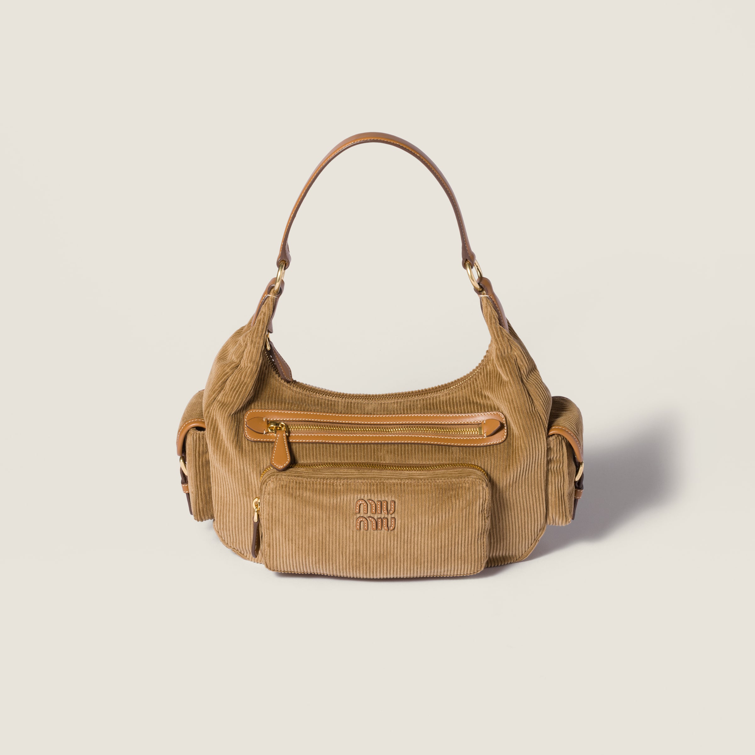 Сумка из вельвета с карманами MIU MIU, корица
Сумка из вельвета с карманами MIU MIU, корица