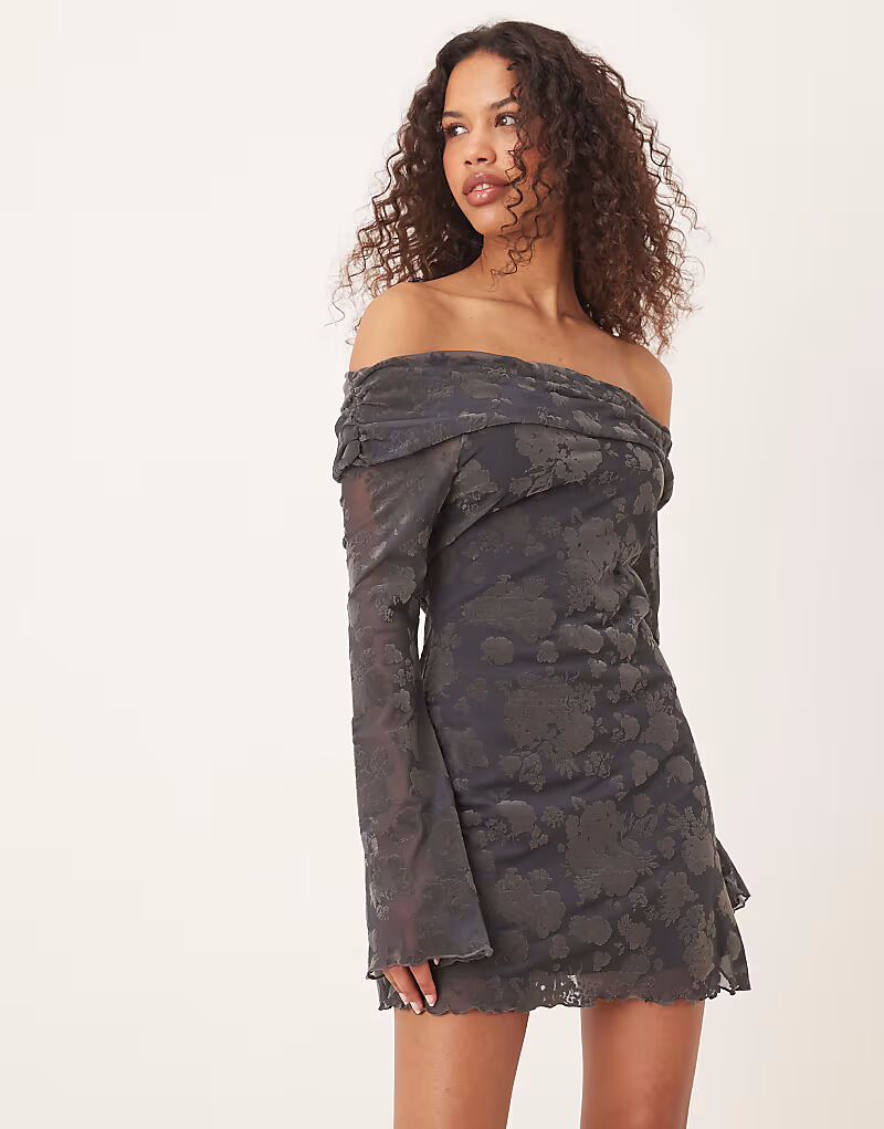 Мини-платье с открытыми плечами ASOS DESIGN с флокированным узором в стиле бардо цвета сине-зеленый
Мини-платье с открытыми плечами ASOS DESIGN с флокированным узором в стиле бардо цвета сине-зеленый