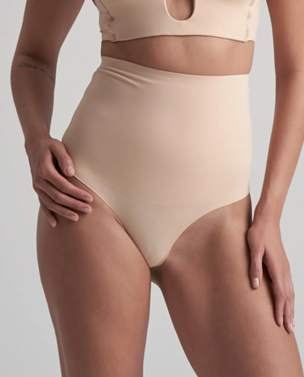 Утягивающие стринги с высокой талией Bye Bra, бежевый 
Утягивающие стринги с высокой талией Bye Bra, бежевый