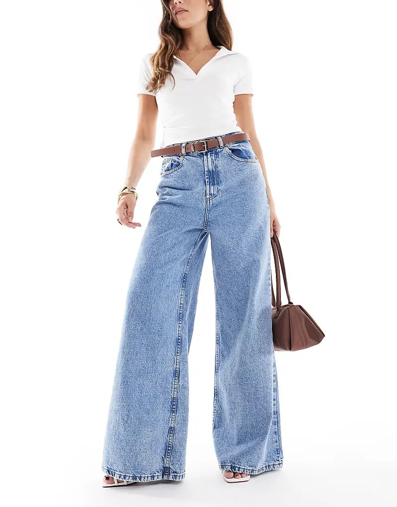 Джинсы ASOS DESIGN с высокой талией и поясом, светлые, средней степени выцветания
Джинсы ASOS DESIGN с высокой талией и поясом, светлые, средней степени выцветания