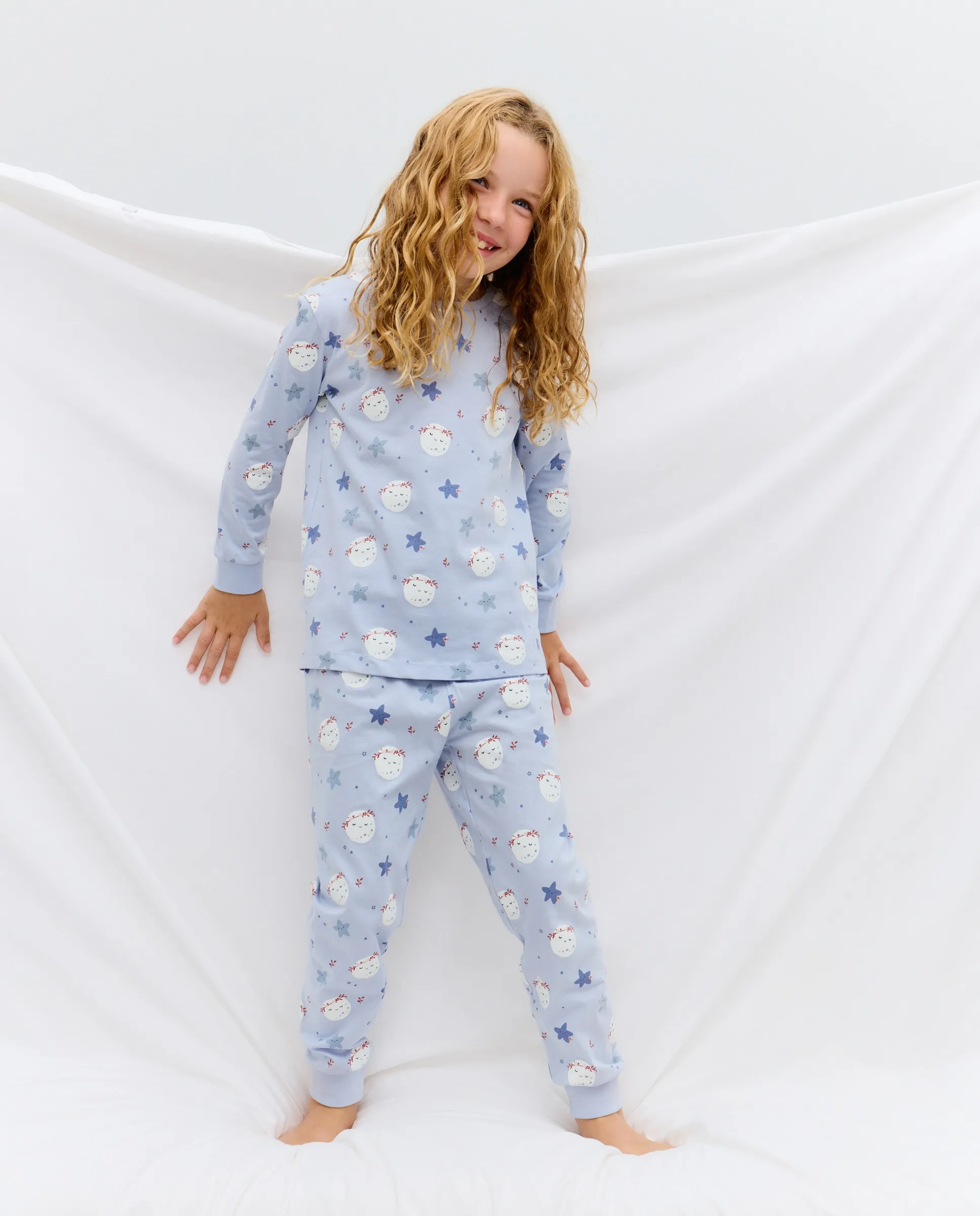 Длинная пижама для девочки из трикотажа с принтом Cotton Juice, синий
Длинная пижама для девочки из трикотажа с принтом Cotton Juice, синий