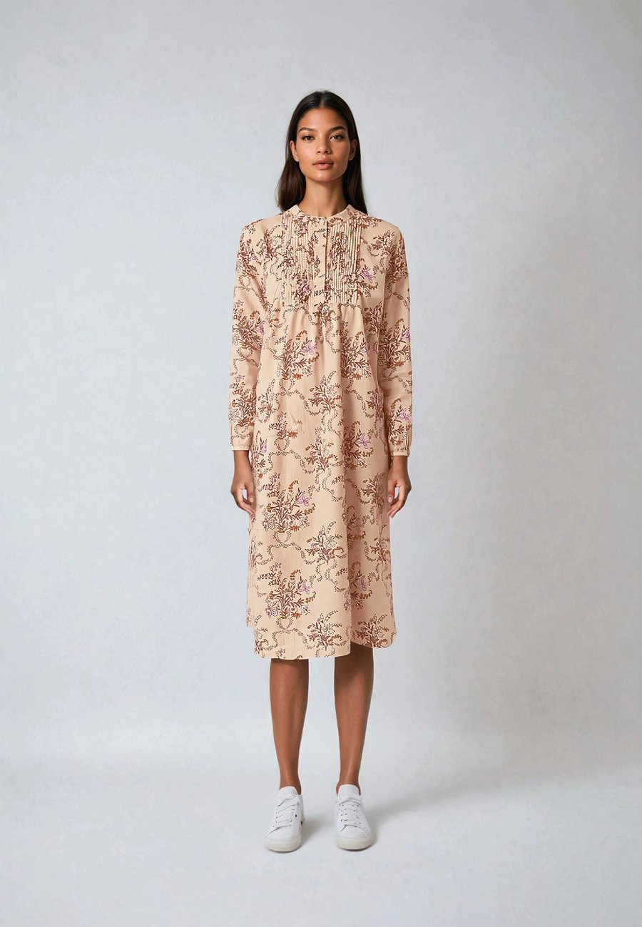 Платье Noa Noa LIVIA, Print Rose/Red
Платье Noa Noa LIVIA, Print Rose/Red