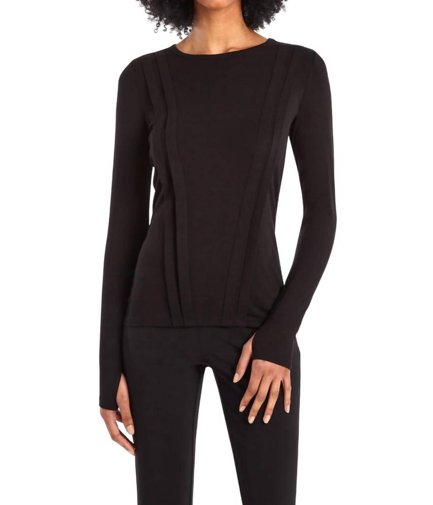 Лунный топ черного цвета Capsule 121
Лунный топ черного цвета Capsule 121