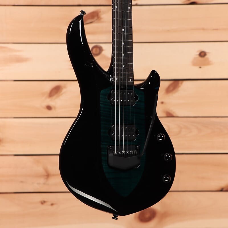 Электрогитара Ernie Ball Music Man Majesty 6 - Emerald Sky - M017253
Электрогитара Ernie Ball Music Man Majesty 6 - Emerald Sky - M017253