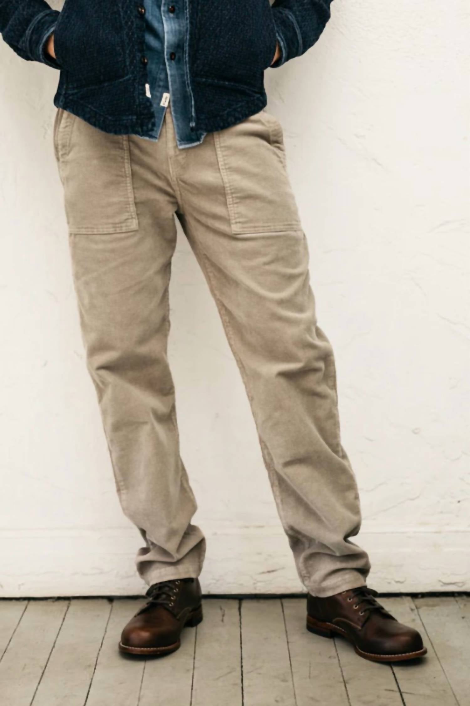 Брюки Fatigue 16W Corduroy Брюки светло-серого цвета Hiroshi Kato
Брюки Fatigue 16W Corduroy Брюки светло-серого цвета Hiroshi Kato