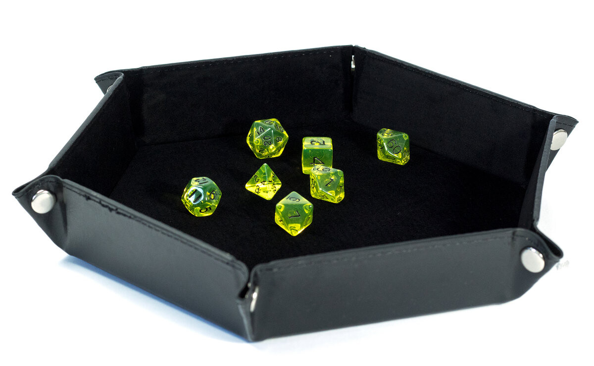 Бархатный кожаный поднос для игральных костей Hearts of Demons Поднос для игральных костей RPG - Размер: 23 x 23 см, RGFK
Бархатный кожаный поднос для игральных костей Hearts of Demons Поднос для игральных костей RPG - Размер: 23 x 23 см, RGFK