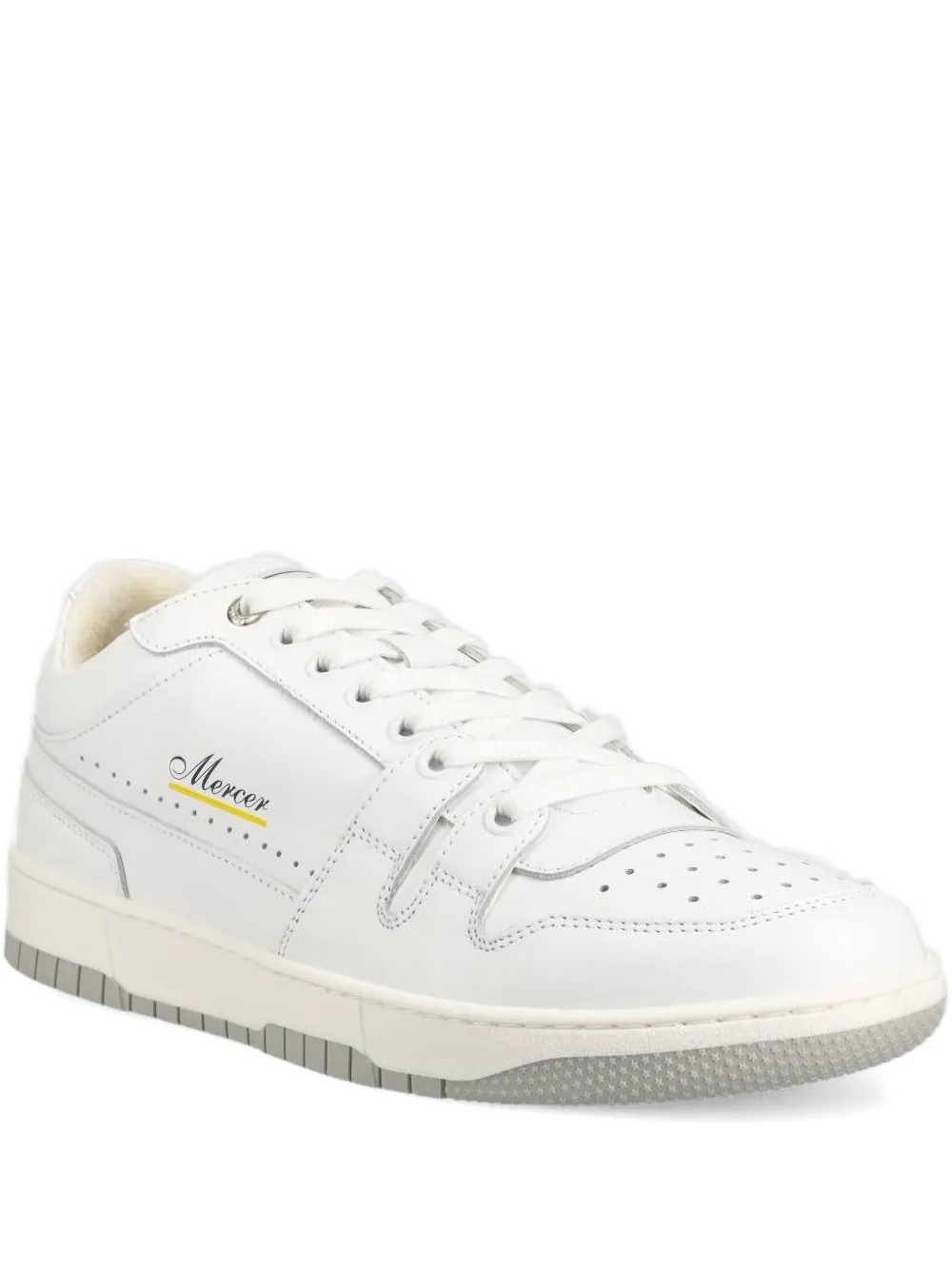 Перфорированные кроссовки на шнуровке The Mercer Brand, белый
Перфорированные кроссовки на шнуровке The Mercer Brand, белый
