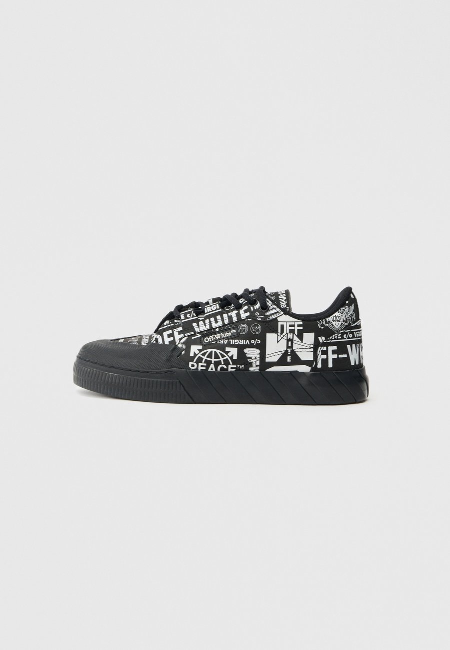 Кроссовки OFF-WHITE VULC 779, Black/White Snow/White
Кроссовки OFF-WHITE VULC 779, Black/White Snow/White