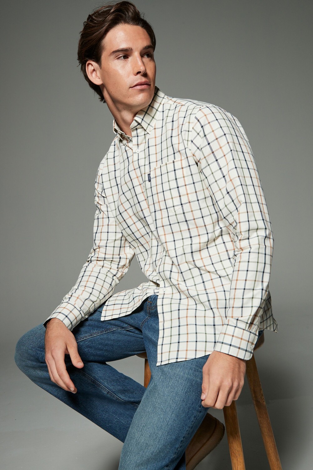 Рубашка Оксфорд на пуговицах, которую легко гладить Next, экрю
Рубашка Оксфорд на пуговицах, которую легко гладить Next, экрю