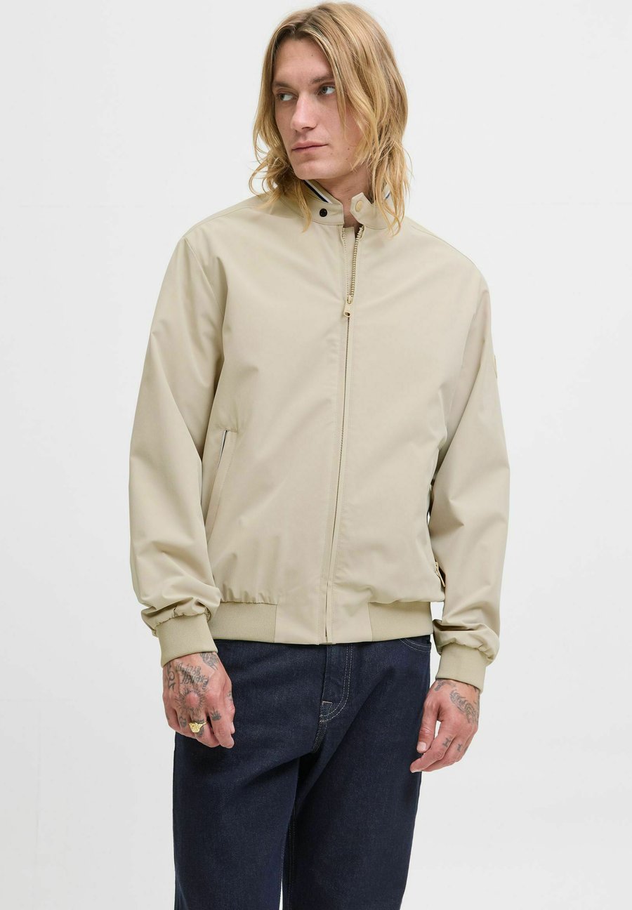 Куртка Jack & Jones Bomber Jacket, Fields Of Rye/Beige
Куртка Jack & Jones Bomber Jacket, Fields Of Rye/Beige