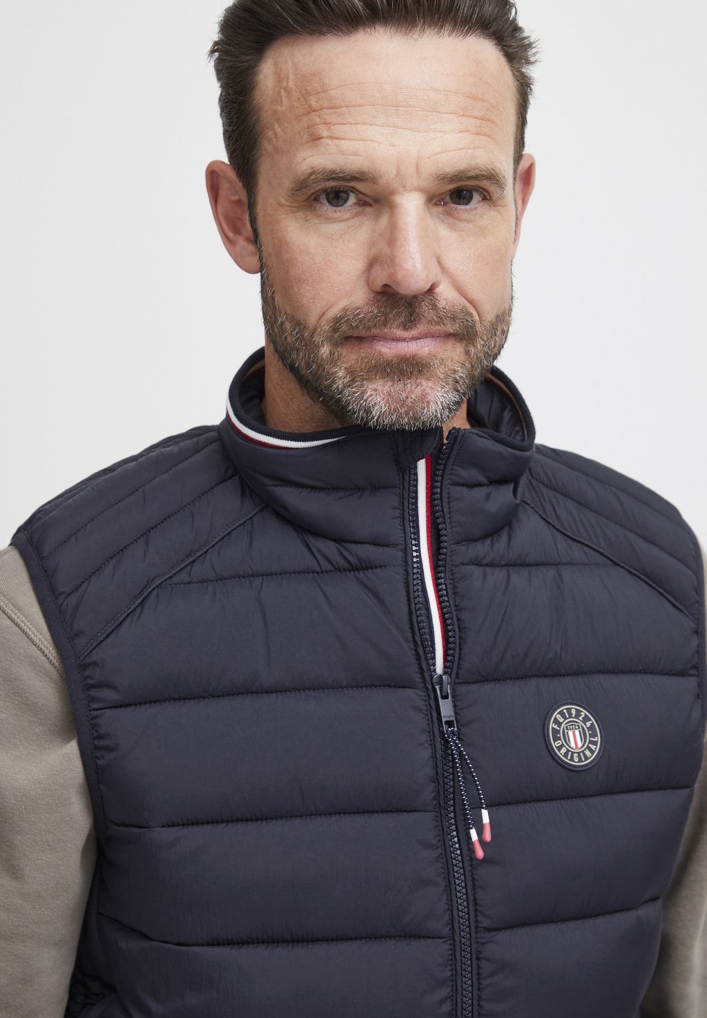 Жилет FQVINNCENT FQ1924, темно-синий
Жилет FQVINNCENT FQ1924, темно-синий