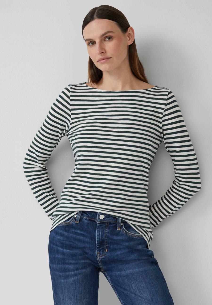 Топ s.Oliver LÄSSIGES MIT U-BOOT-AUSSCHNITT, Tannengrün/Teal
Топ s.Oliver LÄSSIGES MIT U-BOOT-AUSSCHNITT, Tannengrün/Teal