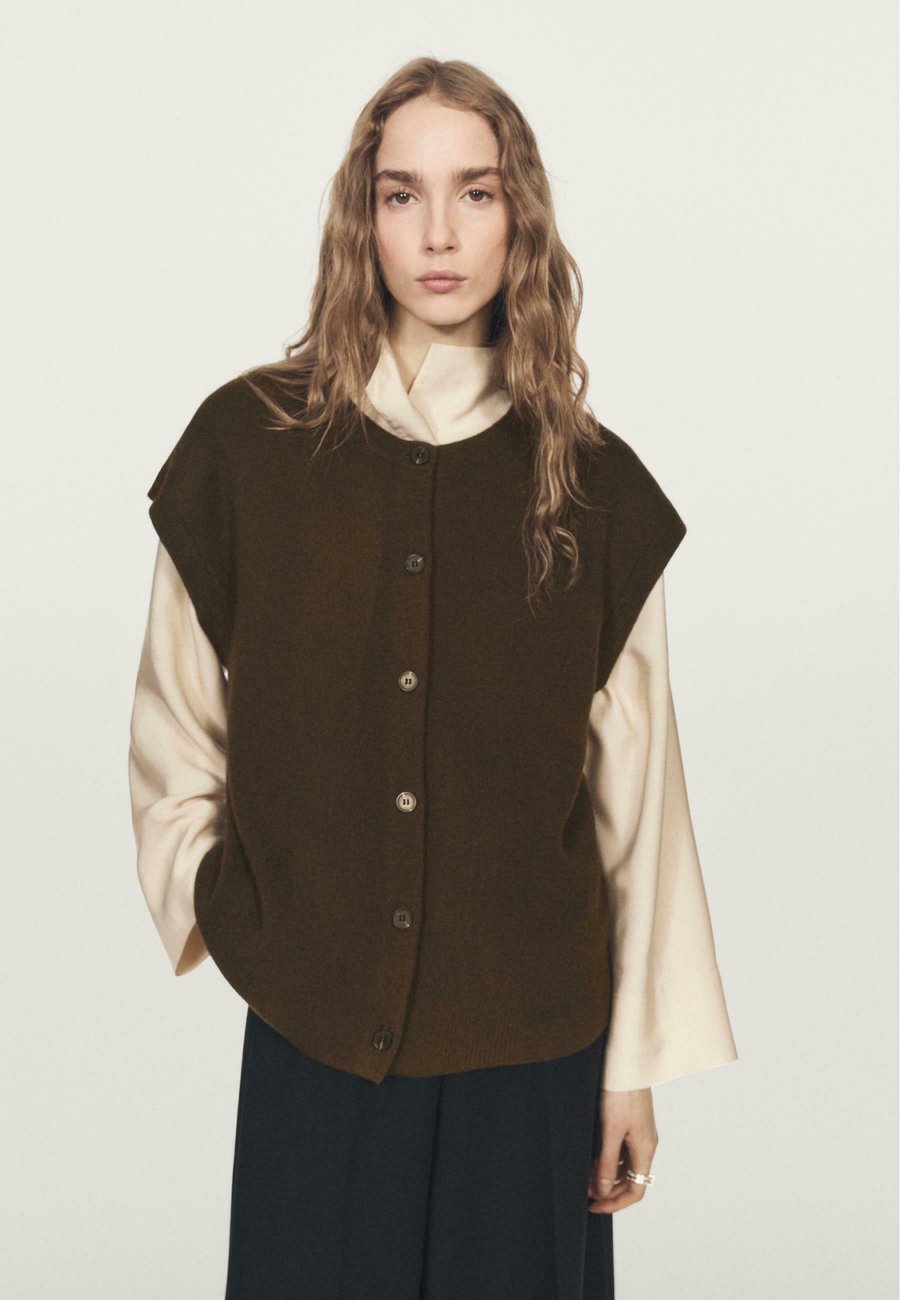 Кардиган Massimo Dutti Cardigan, Mottled Dark Brown
Кардиган Massimo Dutti Cardigan, Mottled Dark Brown