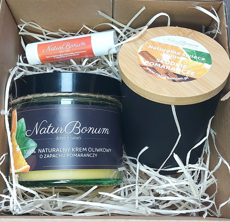 Подарочный набор Sweet Oranges II: крем 200 мл + свеча 200 мл + помада NaturBonum
Подарочный набор Sweet Oranges II: крем 200 мл + свеча 200 мл + помада NaturBonum