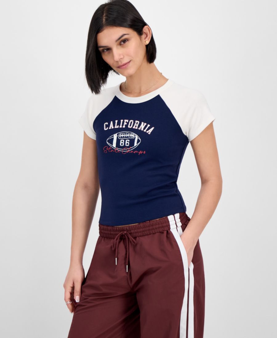 Детская футболка-реглан с графическим принтом Hippie Rose, Navy Blazer Cali
Детская футболка-реглан с графическим принтом Hippie Rose, Navy Blazer Cali