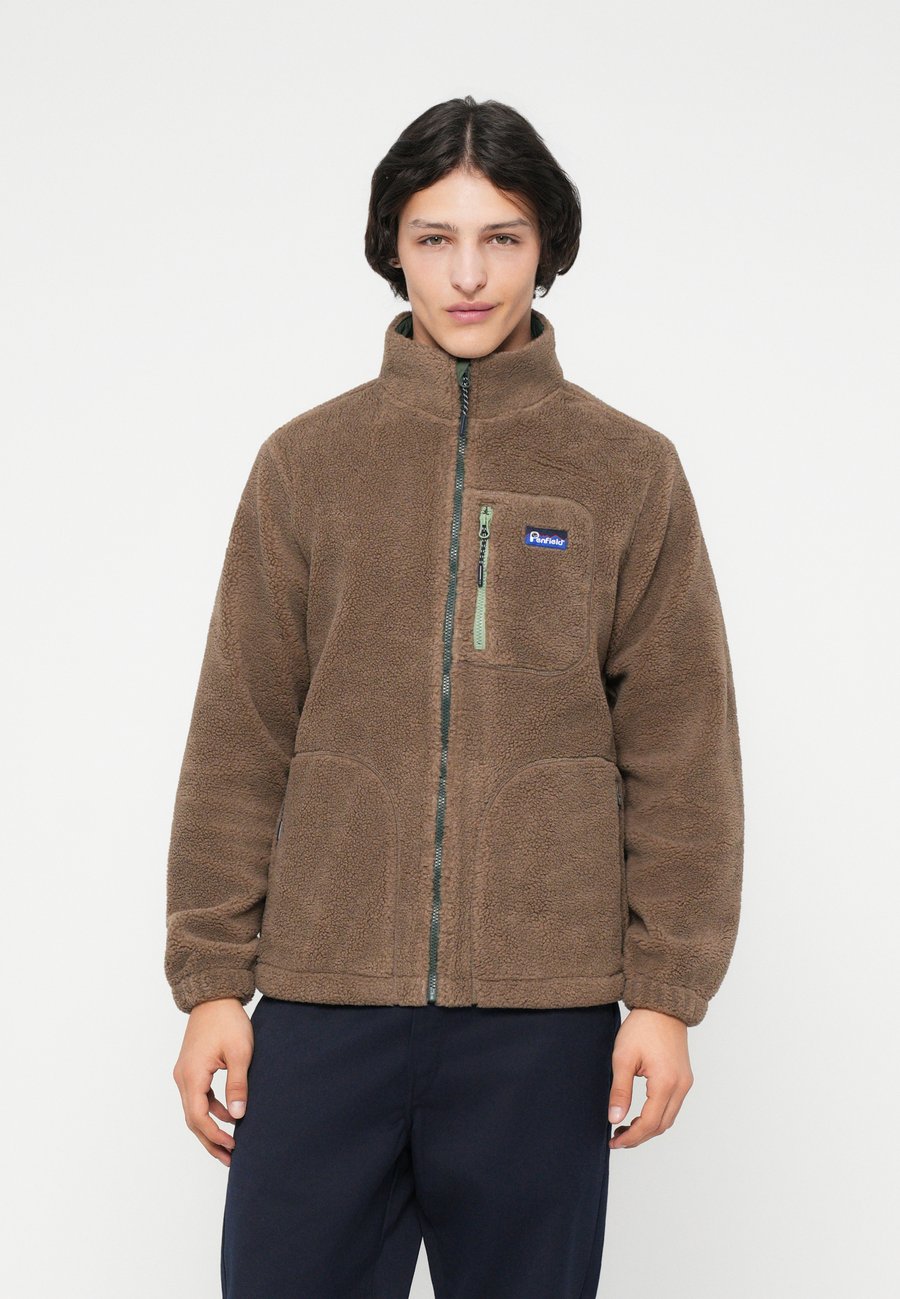 Джемпер Penfield TRAILBLAZE, Lead Gray/Sand
Джемпер Penfield TRAILBLAZE, Lead Gray/Sand