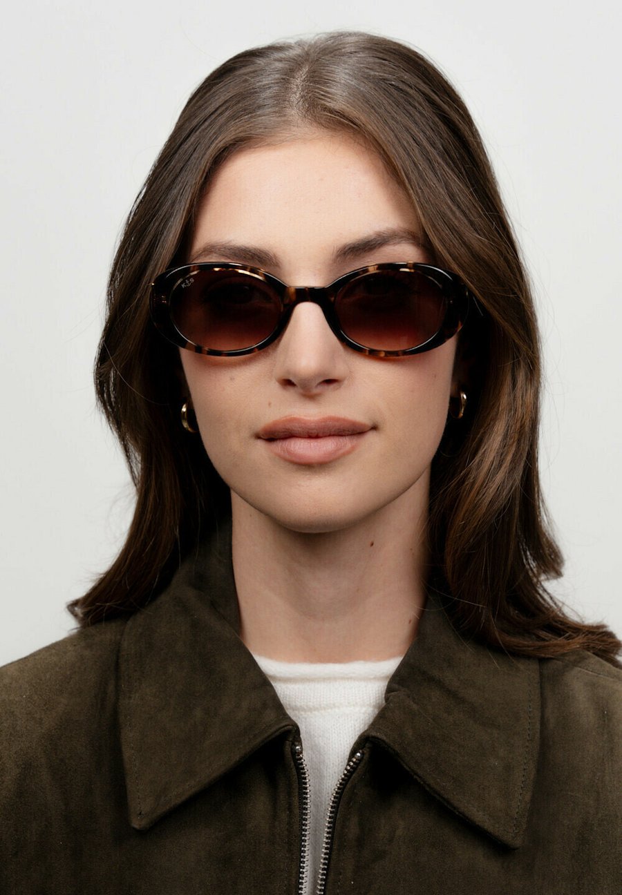 Солнцезащитные очки Kapten & Son MILAN, Crystal Tortoise Brown/Brown
Солнцезащитные очки Kapten & Son MILAN, Crystal Tortoise Brown/Brown