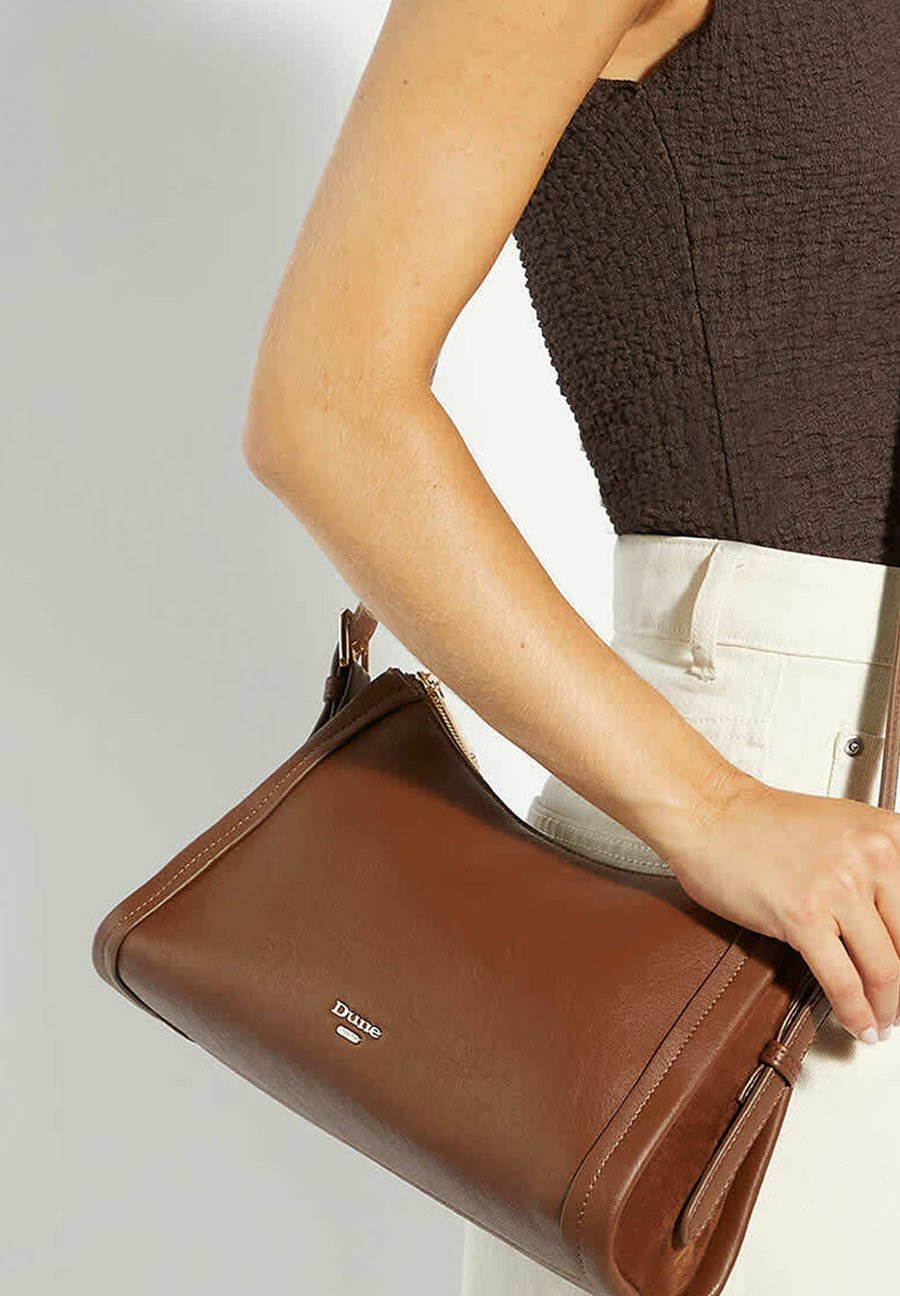 Сумка кросс-боди Dune London DECLARE, Dark Brown
Сумка кросс-боди Dune London DECLARE, Dark Brown