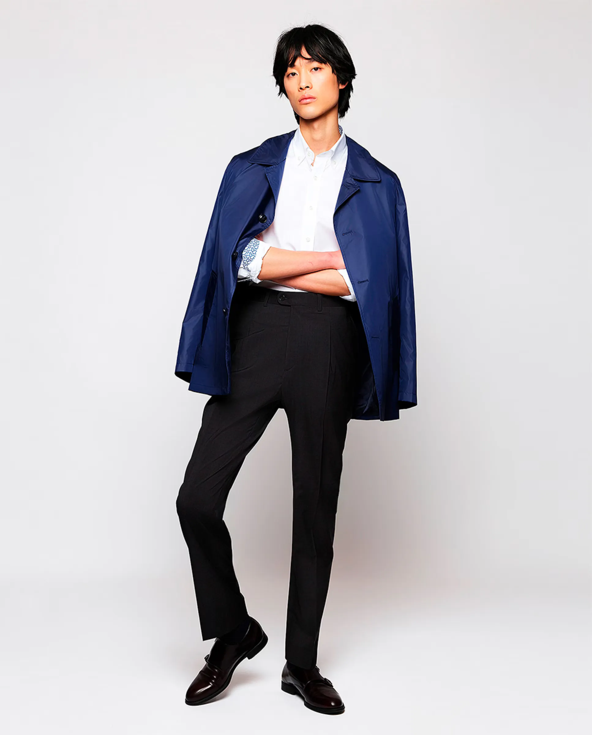 Брюки мужские классические regular fit из шерсти гладкие синие Mirto, темно-синий 
Брюки мужские классические regular fit из шерсти гладкие синие Mirto, темно-синий