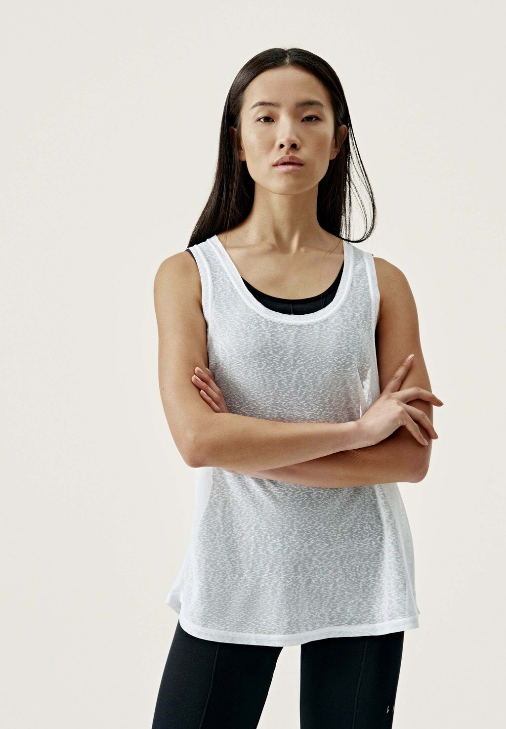 Топ ADA Born Living Yoga, белый
Топ ADA Born Living Yoga, белый