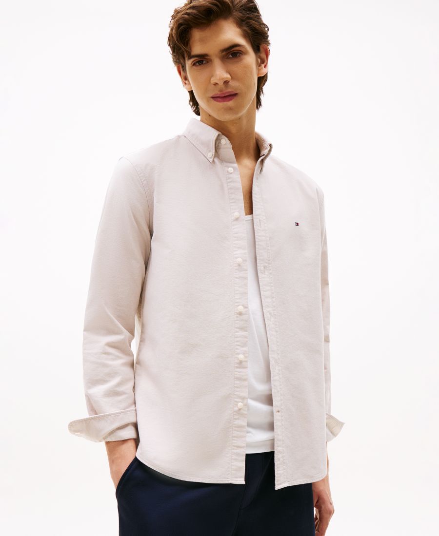 Мужская рубашка Оксфорд прямого кроя в стиле Хертад Tommy Hilfiger, Safari Canvas
Мужская рубашка Оксфорд прямого кроя в стиле Хертад Tommy Hilfiger, Safari Canvas