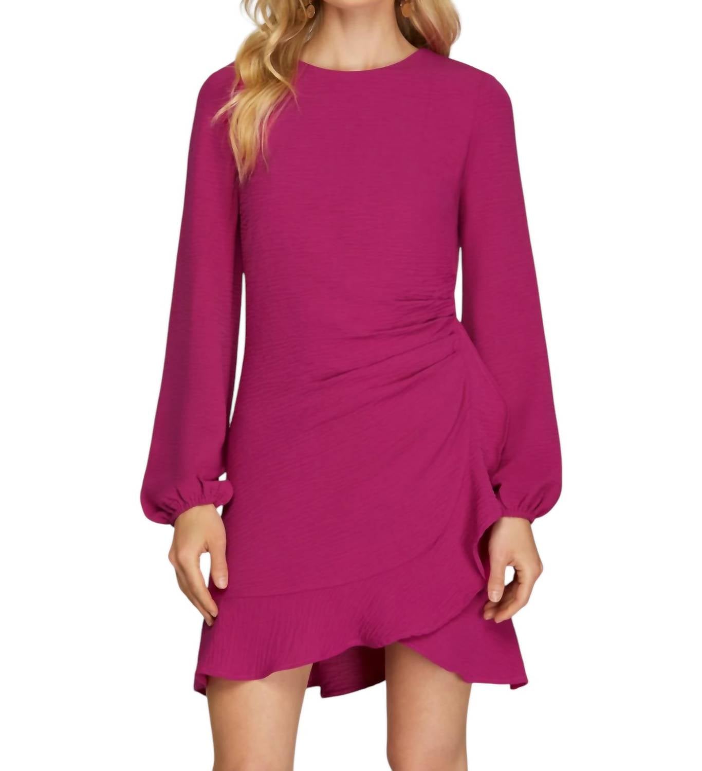 Платье с длинными рукавами и асимметричным оборчатым подолом розового цвета SHE + SKY
Платье с длинными рукавами и асимметричным оборчатым подолом розового цвета SHE + SKY