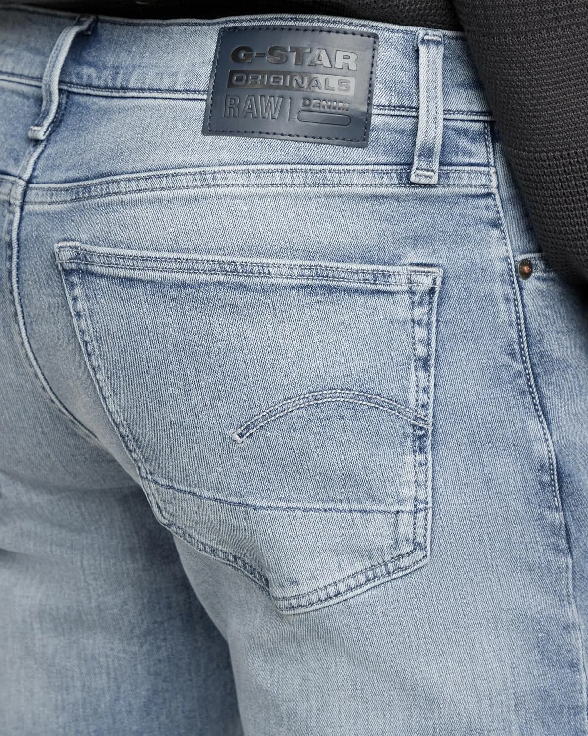 G-Star Raw мужские джинсы 3301 Tapered Fit из японского стрейч-денима
G-Star Raw мужские джинсы 3301 Tapered Fit из японского стрейч-денима