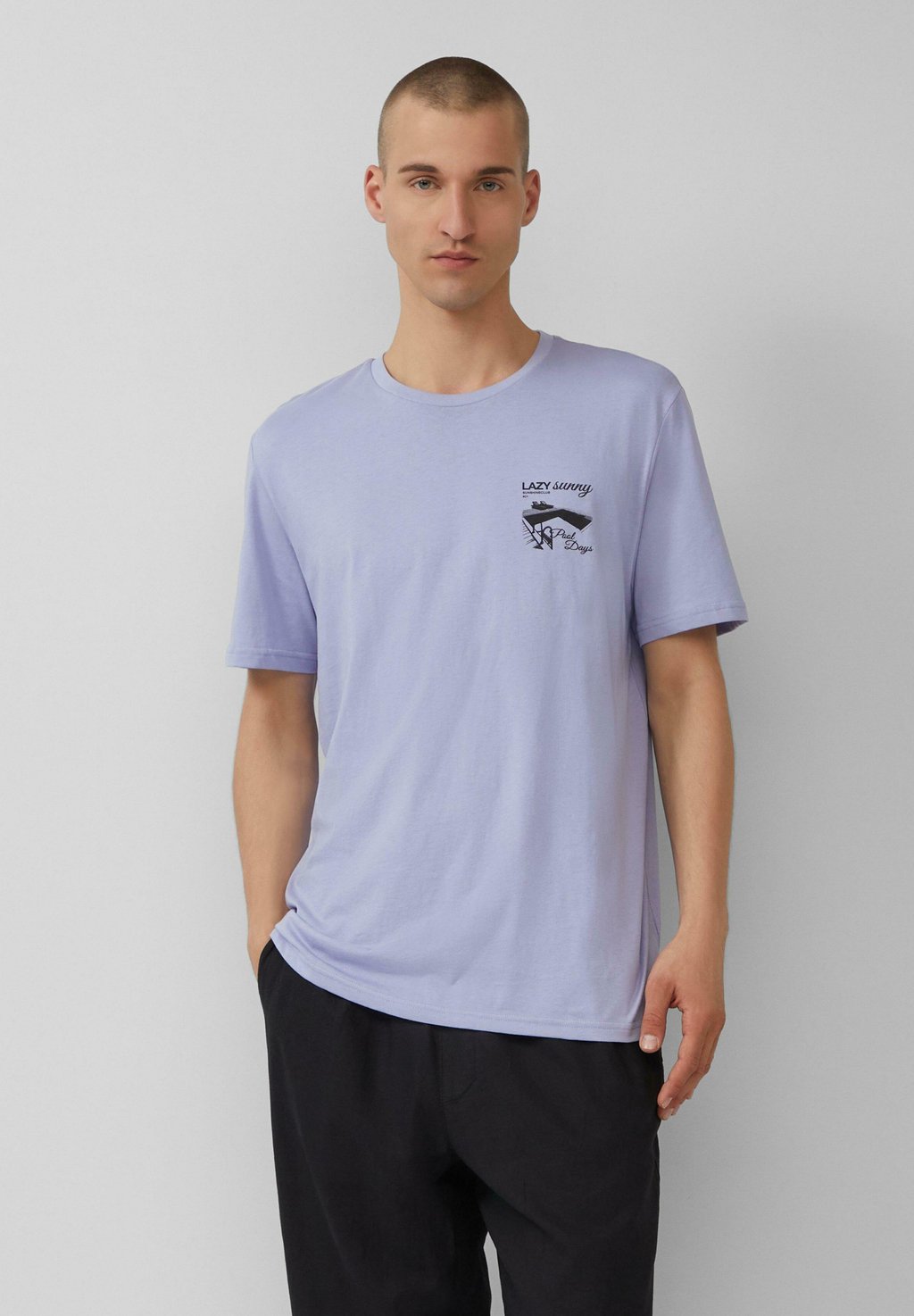 Футболка с принтом MIT KLEINEM QS, фиолетовый 
Футболка с принтом MIT KLEINEM QS, фиолетовый