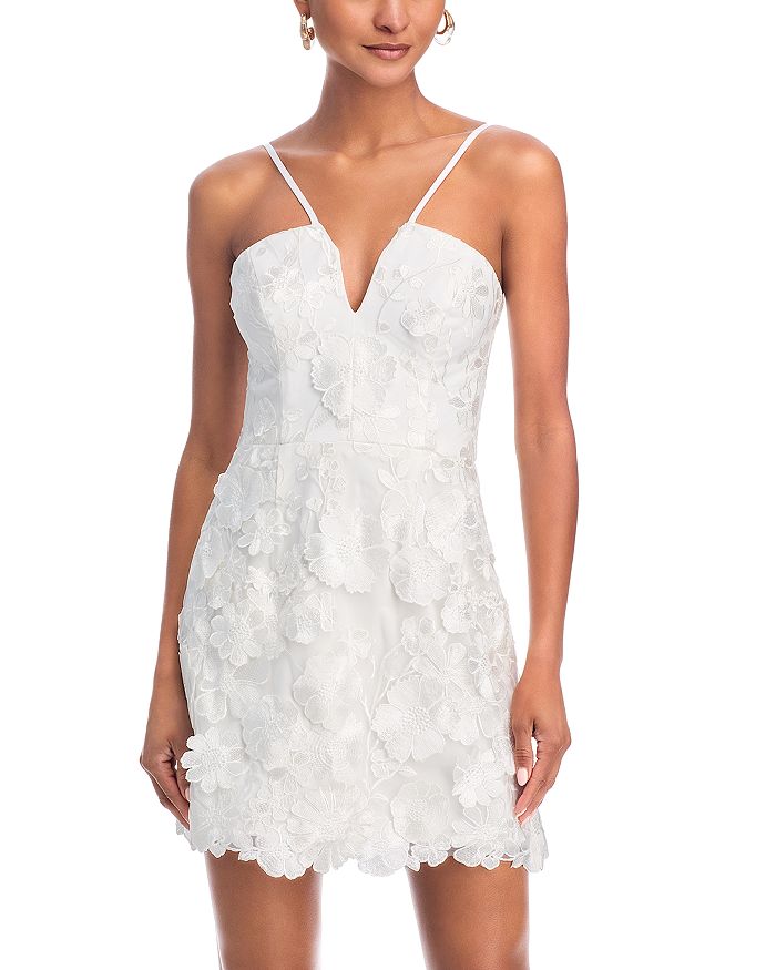 3D цветочное мини-платье на тонких бретелях - эксклюзив AQUA, белый
3D цветочное мини-платье на тонких бретелях - эксклюзив AQUA, белый