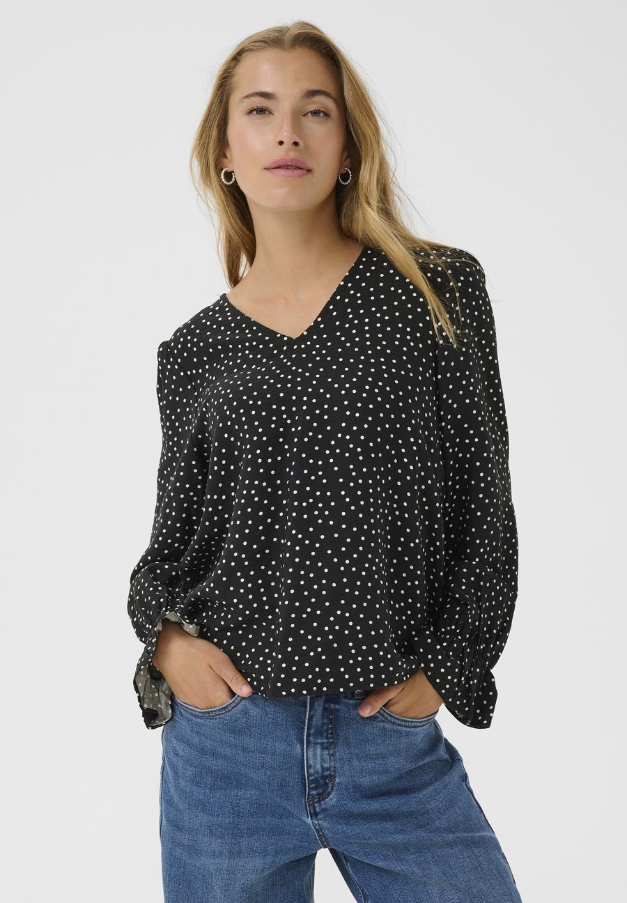 Блуза Kaffe REA PRINTED V-NECK, Black W/Chalk Dot/Black
Блуза Kaffe REA PRINTED V-NECK, Black W/Chalk Dot/Black