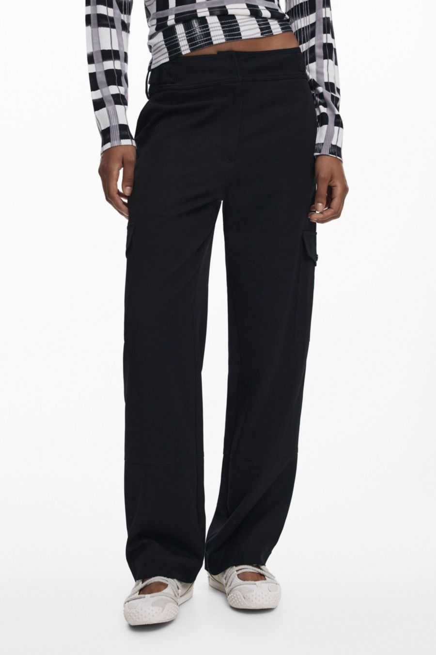 Женские классические брюки-карго Desigual, Black
Женские классические брюки-карго Desigual, Black