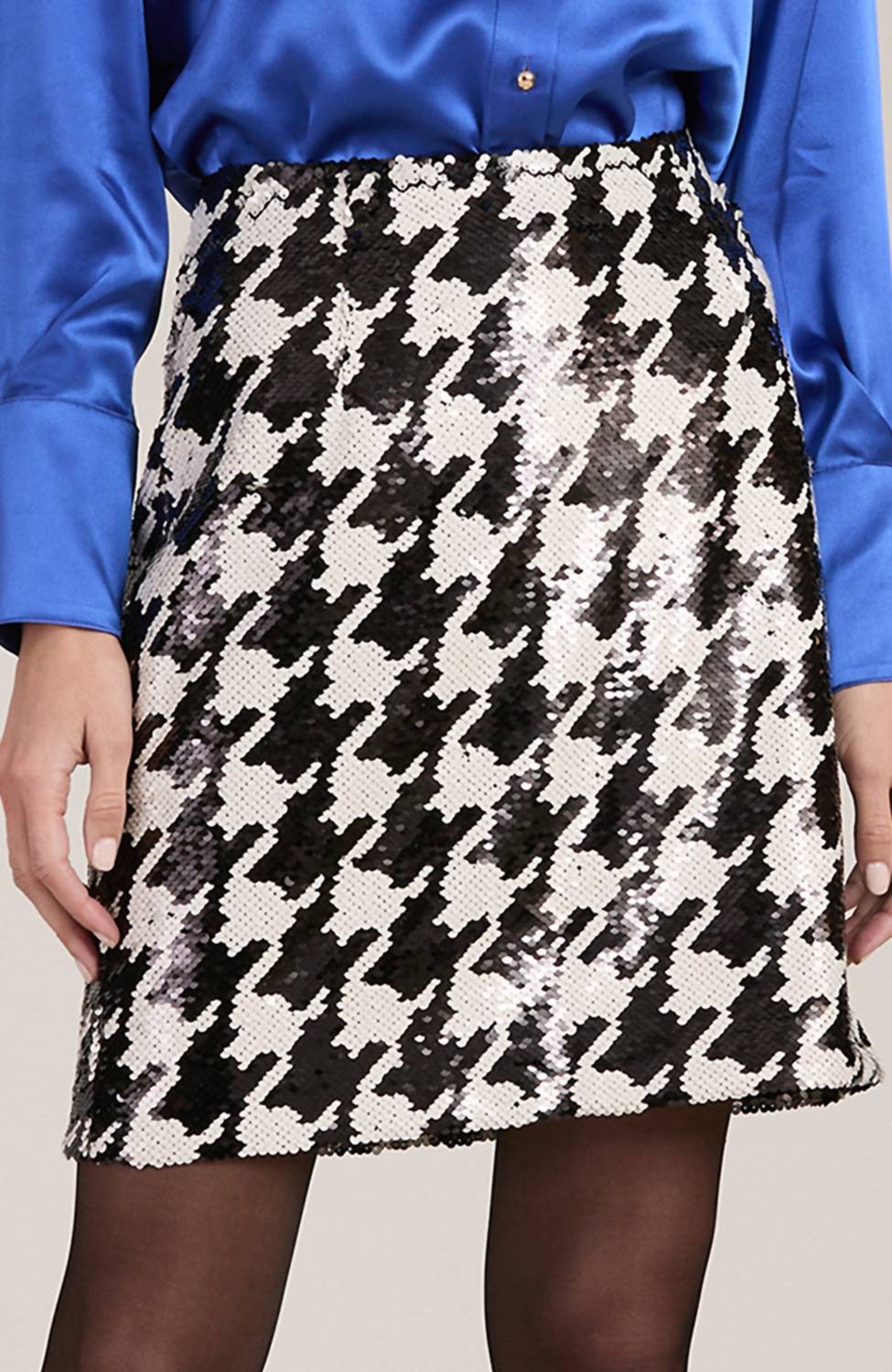 Челси-юбка с пайетками в черно-белом цвете Tyler Boe
Челси-юбка с пайетками в черно-белом цвете Tyler Boe