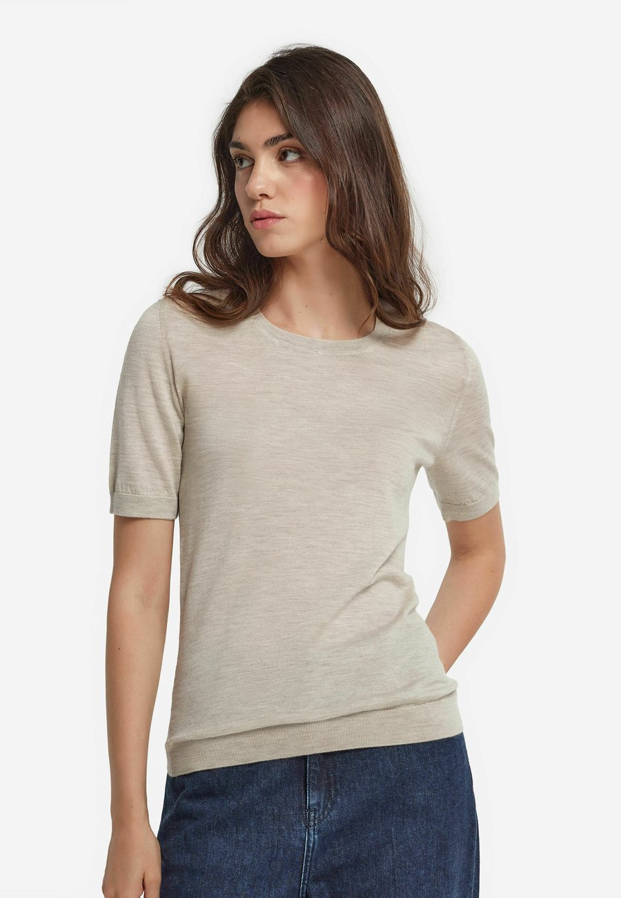 Футболка Falconeri Basic T-shirt, Natürlich Stone/Stone
Футболка Falconeri Basic T-shirt, Natürlich Stone/Stone