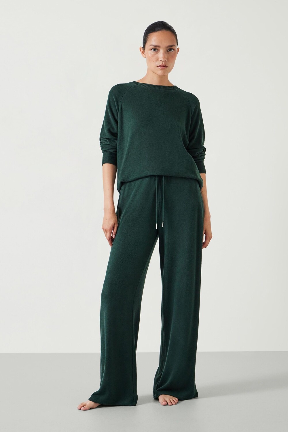 Джоггеры Elle supersoft с широкими штанинами Hush, зеленый
Джоггеры Elle supersoft с широкими штанинами Hush, зеленый