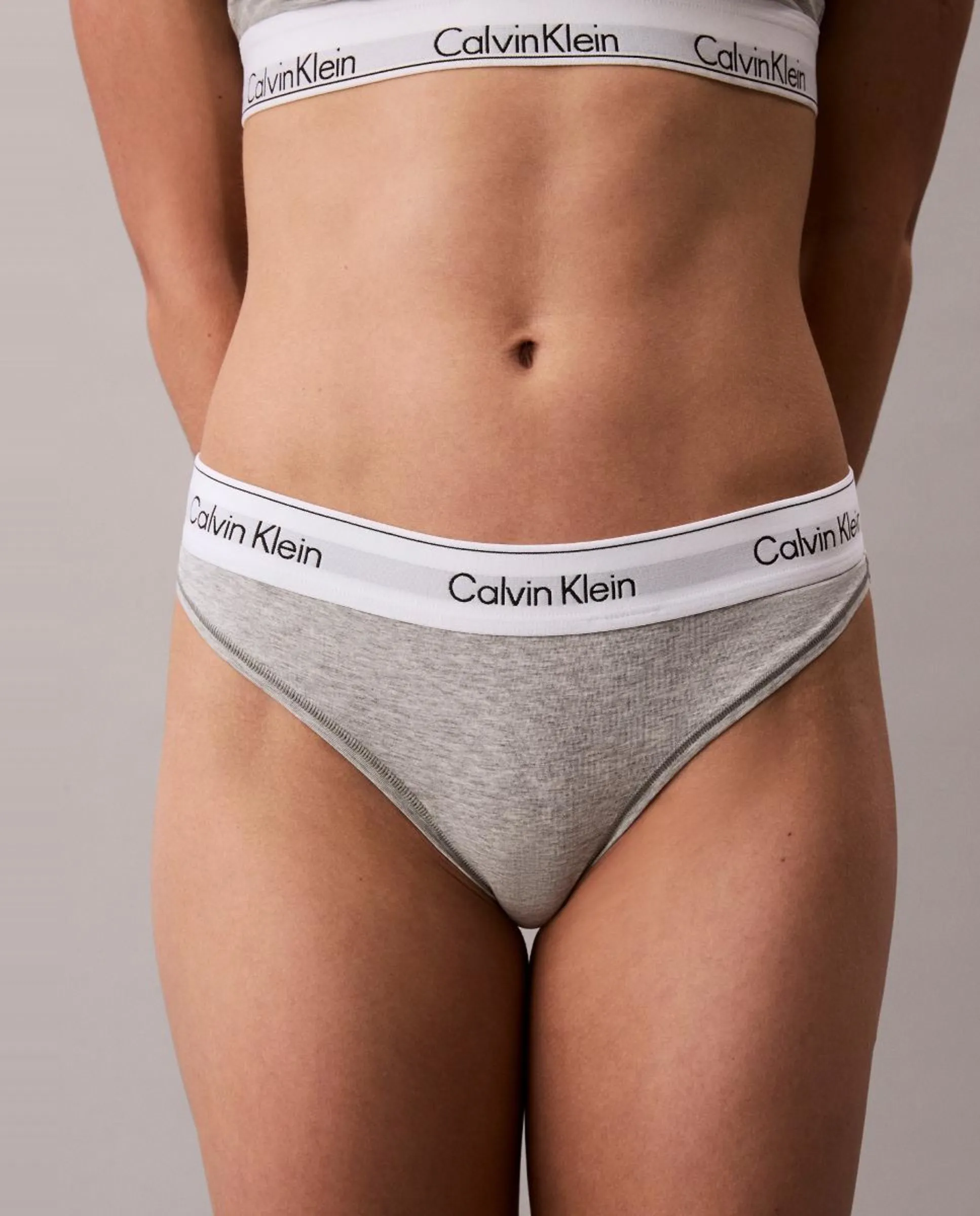 Женские трусы-танга ICON COTTON MODAL Calvin Klein, серый
Женские трусы-танга ICON COTTON MODAL Calvin Klein, серый