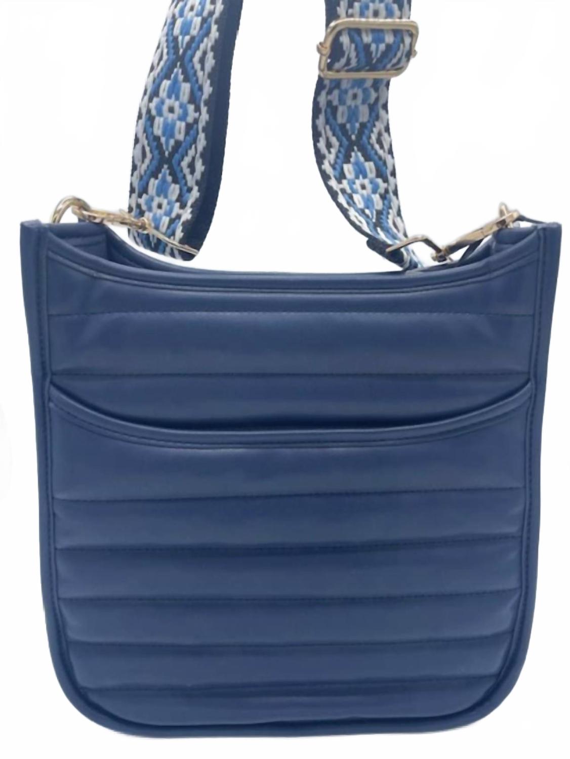 AHDORNED Стеганая сумка-мессенджер Char, темно-синяя
AHDORNED Стеганая сумка-мессенджер Char, темно-синяя