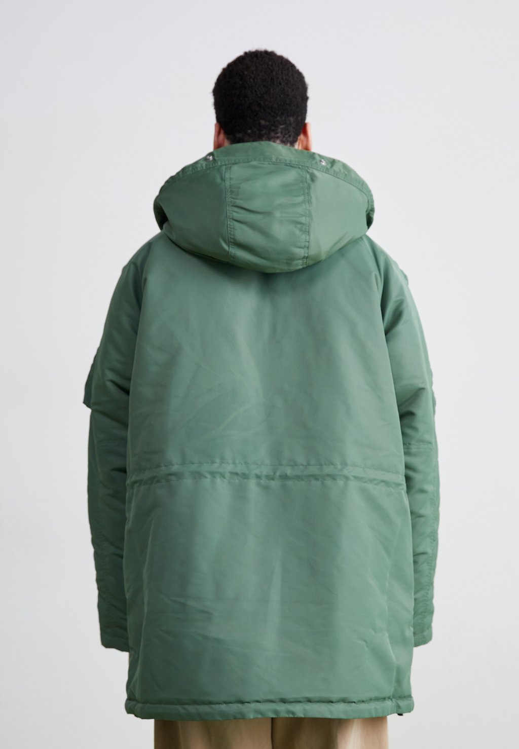 Зимнее пальто HOODED OLTEN Carhartt WIP, темно-зеленый 
Зимнее пальто HOODED OLTEN Carhartt WIP, темно-зеленый