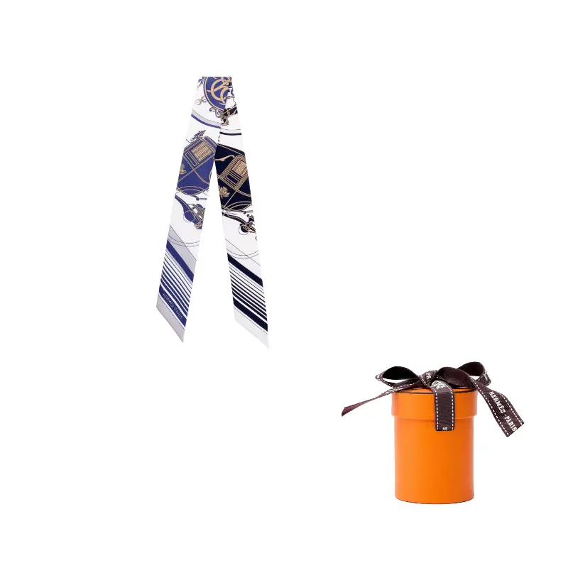 HERMES Шёлковый платок Ex Libris, Marine Blue/White
HERMES Шёлковый платок Ex Libris, Marine Blue/White