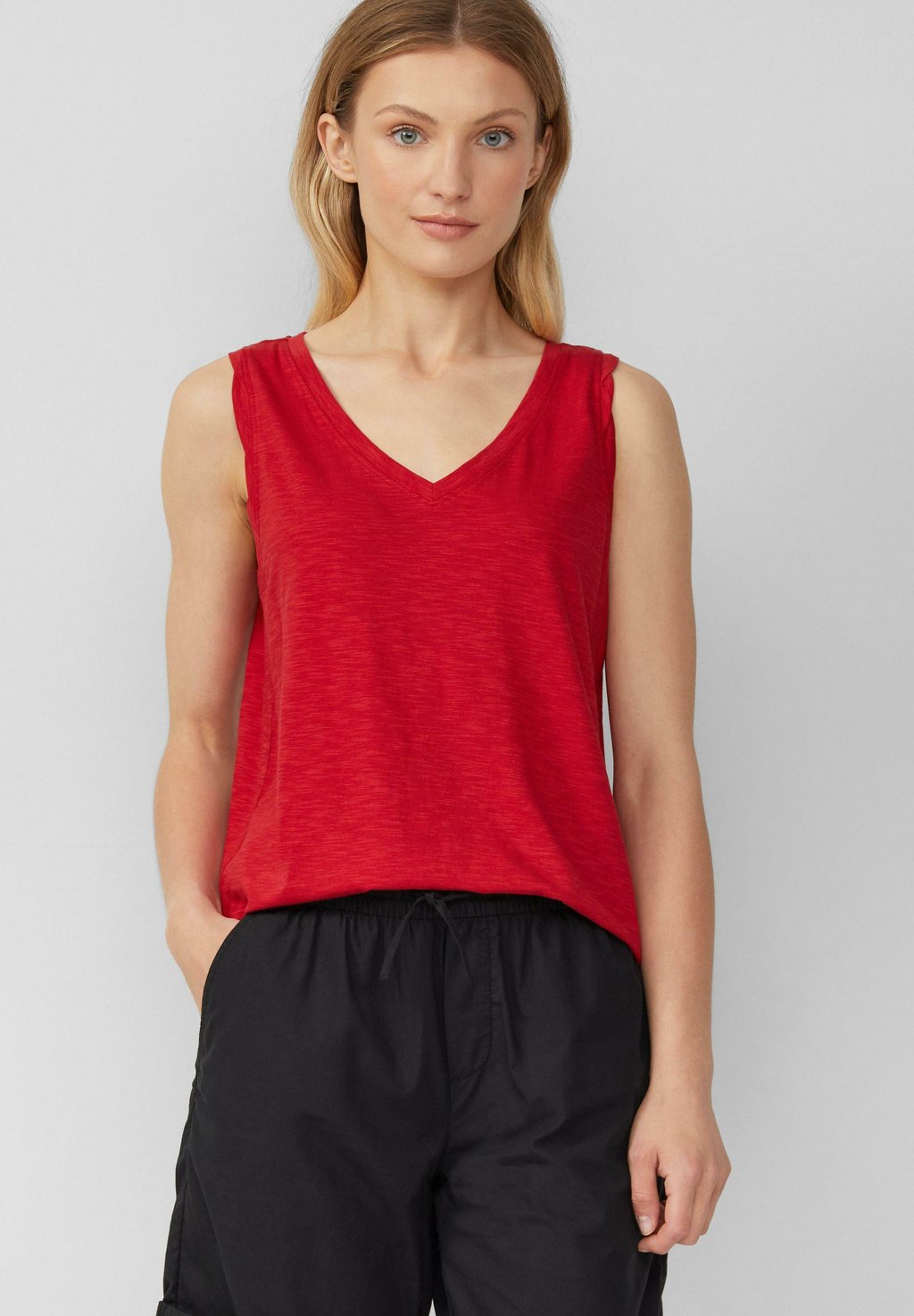 Топ s.Oliver, красный
Топ s.Oliver, красный